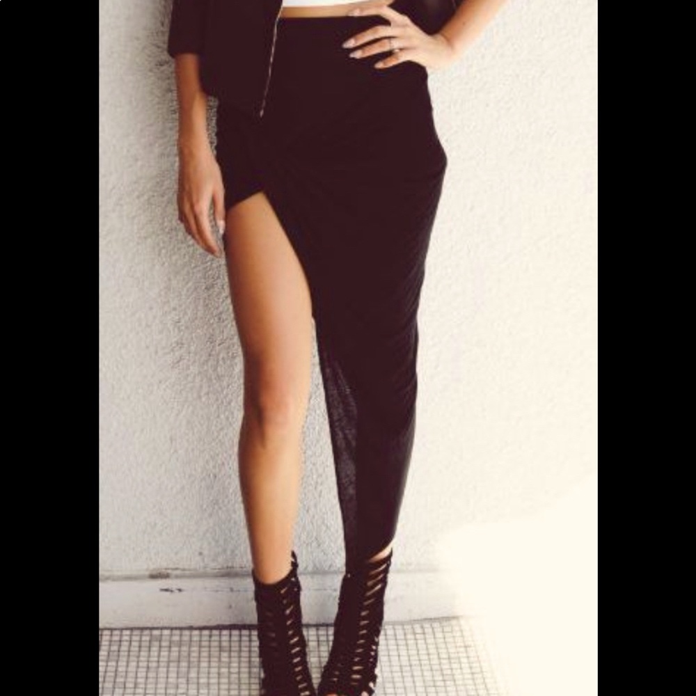 Aysemmetrical skirt